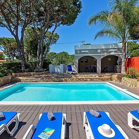 Sleeps 6 With Pool And Air Con Vilamoura