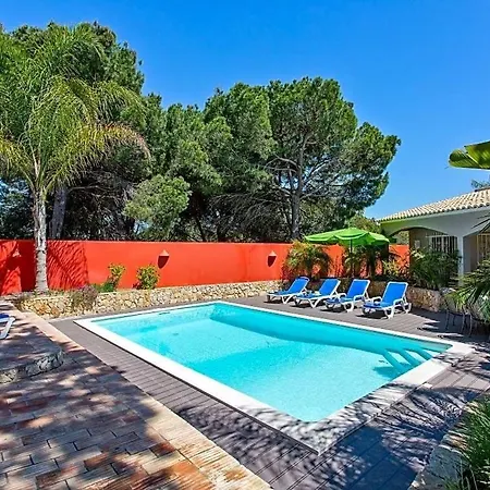 Sleeps 6 With Pool And Air Con Villa Vilamoura