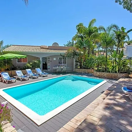 Vila Sleeps 6 With Pool And Air Con